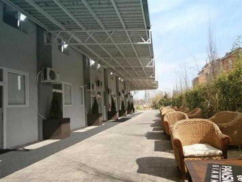 Pansion Bianko Hotel Skopje Exterior photo